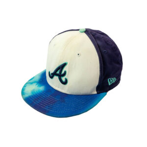 New-Era-Atlanta-Braves-Blue-White-Snapback. Modrý snapback značky New Era s nášivkou loga amerického basebalového týmu MLB.