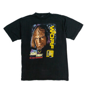 Star-Trek-Worf-Black-T-Shirt. Pánské černé vintage tričko s krátkým rukávem a potiskem filmu Star Trek z roku 1993. Star-Trek-Worf-Black-T-Shirt. Pánské černé vintage tričko s krátkým rukávem a potiskem filmu Star Trek z roku 1993.