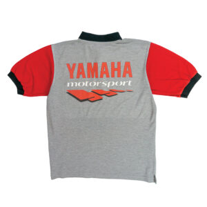Yamaha-Motorsport-Grey-Polo-Shirt. Pánské červeno šedé vintage polo tričko značky Yamaha Motor Sport s krátkým rukávem. Yamaha-Motorsport-Grey-Polo-Shirt. Pánské červeno šedé vintage polo tričko značky Yamaha Motor Sport s krátkým rukávem.