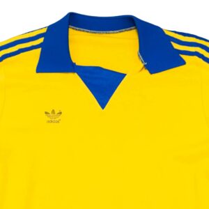 Dámské žluté vintage šaty značky Adidas Originals s modrým límečkem a potiskem na přední straně Yellow Long T-Shirt Dress