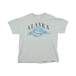 Pánské šedé vintage tričko značky Gildan s krátkým rukávem a potiskem Alaska Sled Dog Racing na přední straně Grey T-Shirt