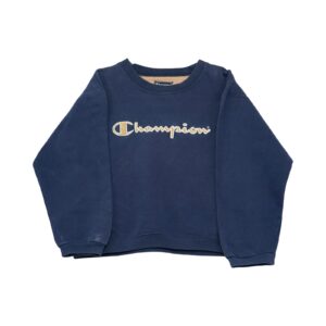 Dětský tmavě modrý crewneck značky Champion s nášivkou na přední straně Kids Dark Blue Crewneck