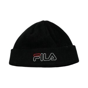 Černá zimní čepice značky FILA s nášivkou na přední straně Black Beanie