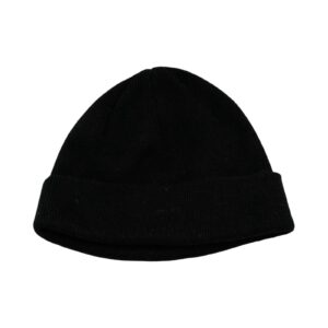 Černá zimní čepice značky FILA s nášivkou na přední straně Black Beanie