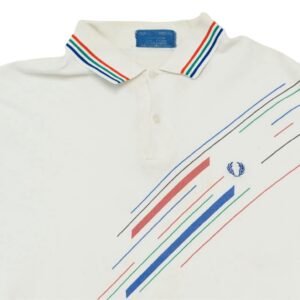 Pánské bílé vintage polo tričko značky Fred Perry s krátkým rukávem a barevným motivem na přední straně White Vintage Polo Shirt