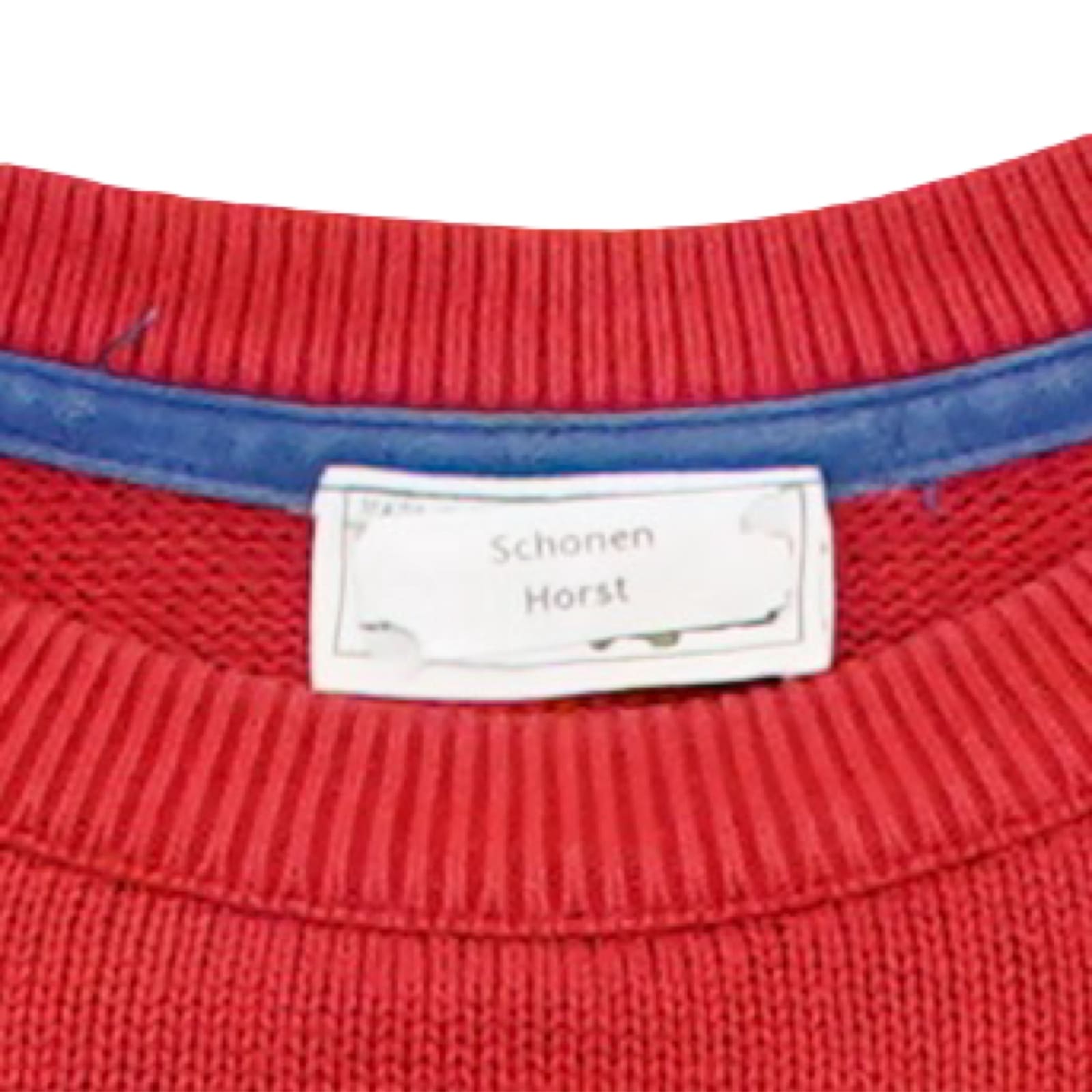 Pánský červený vintage svetr značky Lacoste s nášivkou na přední straně Red Sweater