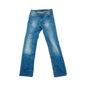 Dámské modré džíny značky Lee s nášivkou na zadní straně.. Lee Blue Jeans