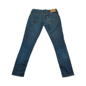 Dámské tmavě modré džíny značky Levis s nášivkou na zadní straně.. Levis Dark Blue Women Jeans