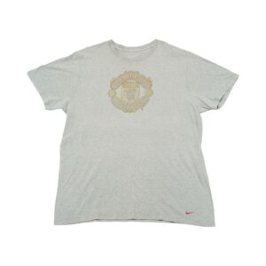Pánské šedé tričko značky Nike s krátkým rukávem a potiskem anglického fotbalového týmu Manchester United FC.. Nike Manchester United Grey T-Shirt