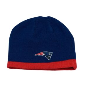 New England Patriots Beanie. Unisex modro červená zimní čepice s nášivkou loga amerického fotbalového NFL týmu New England Patriots
