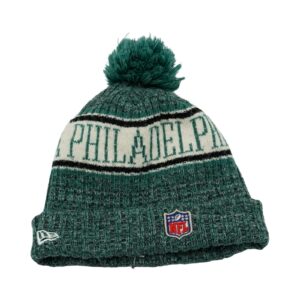 Unisex zimní čepice značky New Era s nášivkou loga amerického fotbalového NFL týmu Philadelphia Eagles. New Era Philadelphia Eagles Beanie 1
