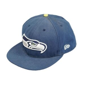 Unisex tmavě modrá kšiltovka značky New Era s nášivkou loga amerického fotbalového NFL týmu Seattle Seahawks . New Era Seattle Seahawks Dark Blue Cap