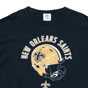 Pánské černé tričko s krátkým rukávem a potiskem amerického NFL týmu New Orleans Saints.. New Orleans Saints T-Shirt