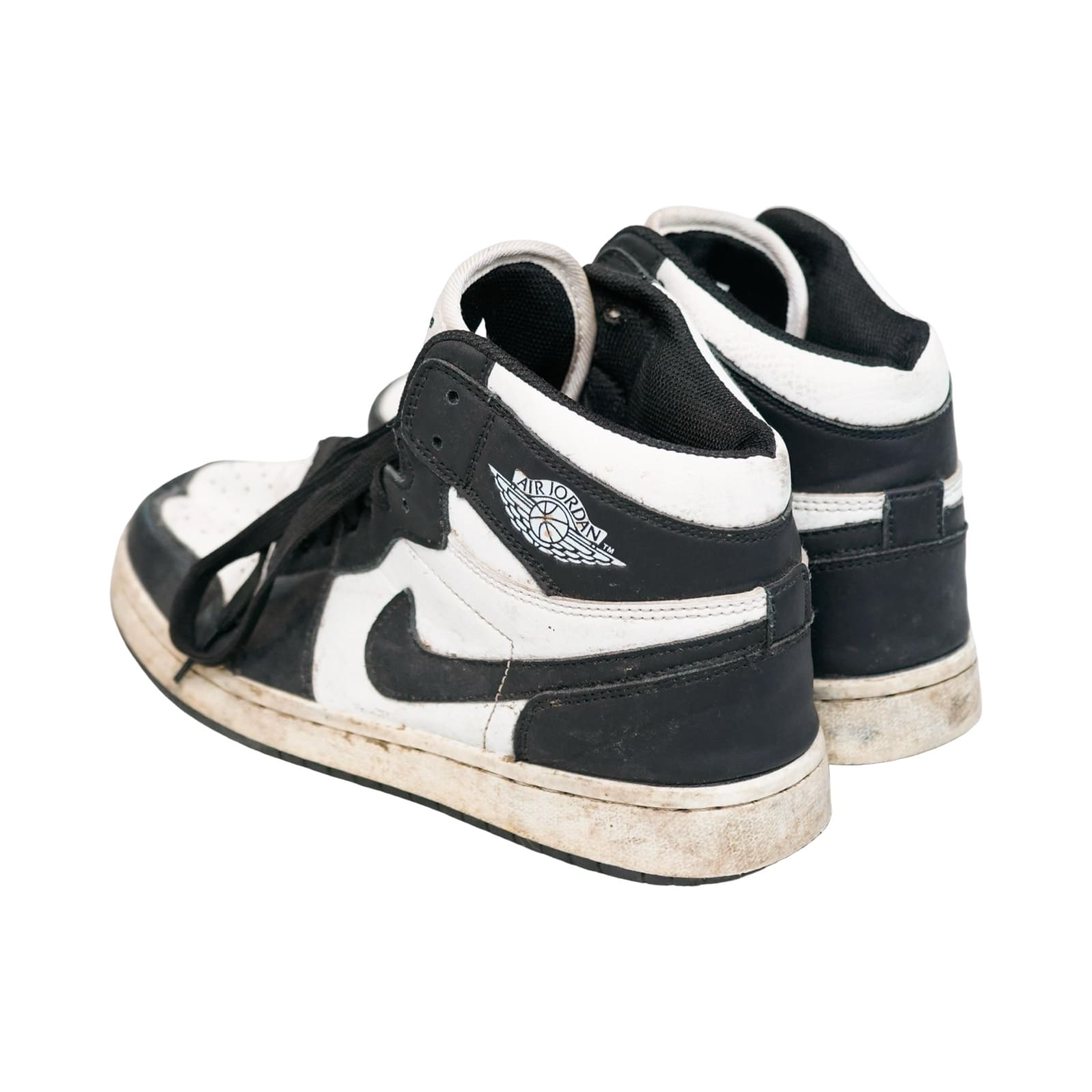 Nike Air Jordan kotníkové černo bílé kotníkové boty . Nike Air Jordan 1 High Black White Sneakers