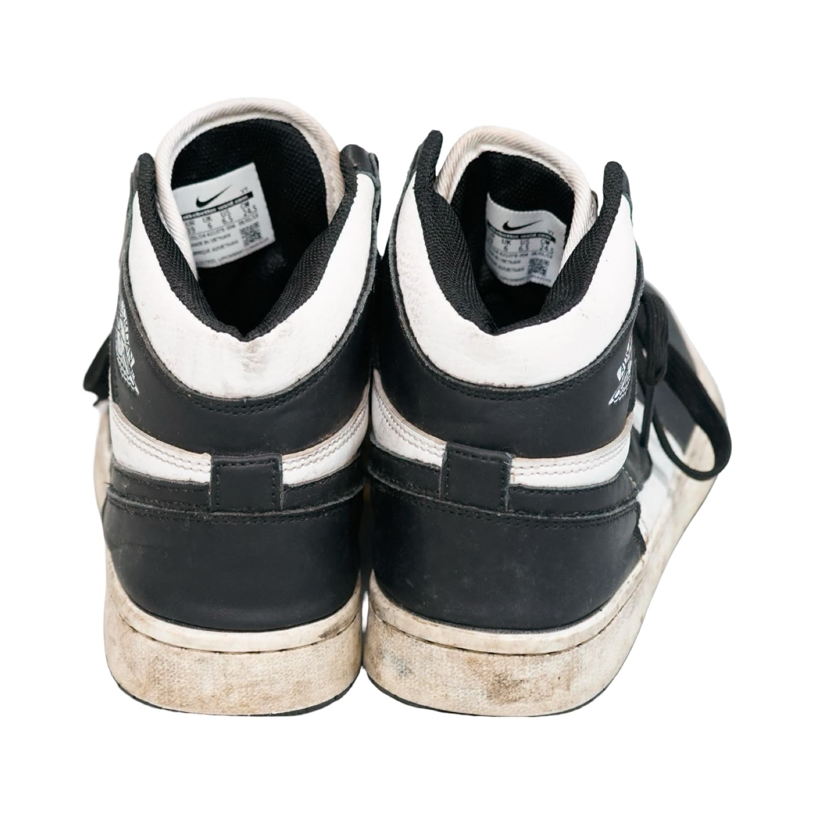 Nike Air Jordan kotníkové černo bílé kotníkové boty . Nike Air Jordan 1 High Black White Sneakers