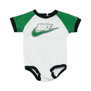 Dětské bílo zelené body značky Nike s nášivkou loga na přední straně.. Nike Baby Onesie.