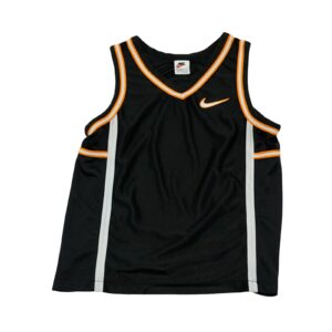 Dětský černý basketbalový vintage dres značky Nike s nášivkou loga na přední straně.. Nike Basketball Jersey
