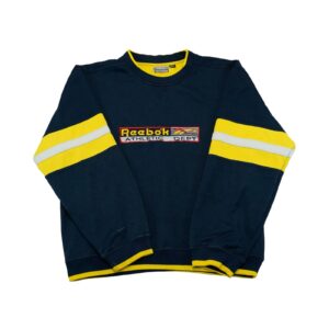 Pánský tmavě modrý vintage reworked crewneck značky Reebok s nášivkou loga na přední straně.. Reebok Reworked Dark Blue Yellow Crewneck