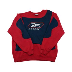 Pánský červeno modrý vintage reworked crewneck značky Reebok s nášivkou loga na přední straně Red Dark Blue Crewneck Pánský červeno modrý vintage reworked crewneck značky Reebok s nášivkou loga na přední straně Red Dark Blue Crewneck