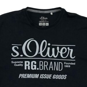 Pánské černé tričko značky S.Oliver s krátkým rukávem a potiskem na přední straně Black T-Shirt