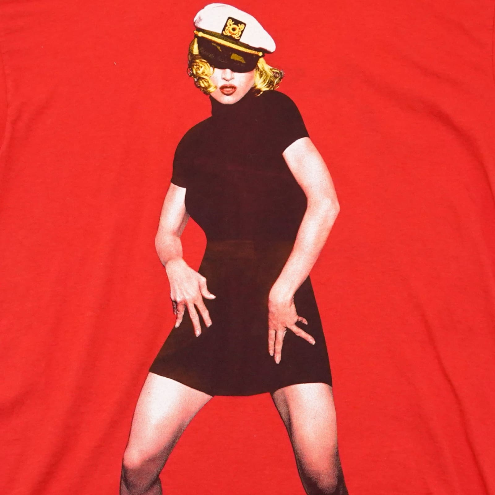 Pánské červené vintage tričko značky Screen Stars s krátkým rukávem a potiskem Madonna The Girlie Show z roku 1993. Screen Stars Madonna Red Vintage T-Shirt (1993)