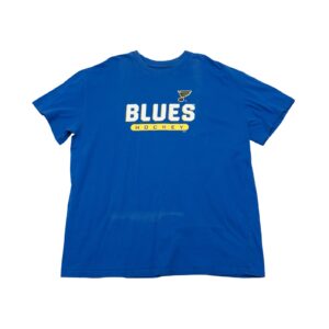 Pánské modré tričko značky Fanatics s krátkým rukávem a potiskem amerického hokejového NHL týmu St. Louis Blues.. St. Louis Blues Blue T-Shirt