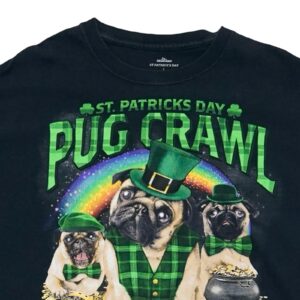 Pánské černé tričko s krátkým rukávem a potiskem St. Patrick's Day na přední straně.. St. Patricks Day Pug Crawl T-Shirt