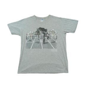Pánské šedé tričko značky Star Wars / Gildan s krátkým rukávem a potiskem na přední straně.. Star Wars Athletes Grey T-Shirt