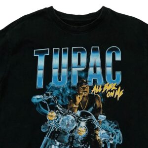 Pánské černé tričko značky Mister Tee s krátkým rukávem a potiskem Tupac All Eyez On Me na přední straně 2Pac Black T-Shirt