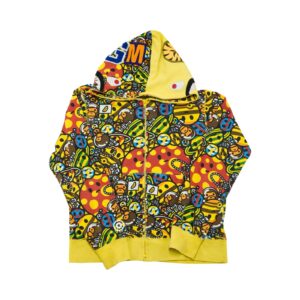 Pánská žlutá mikina s kapucí značky A Bathing Ape (Bape) s barevným motivem a nášivkou na kapuci Yellow Hoodie