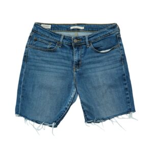 Dámské modré bootcut džínové kraťasy značky Levis 715 s nášivkou na zadní straně.. Levis 715 Blue Shorts