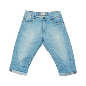 Dámské světle modré 3/4 džínové kraťasy značky Levis. . Levis Light Blue Long Shorts . Levis Light Blue Long Shorts