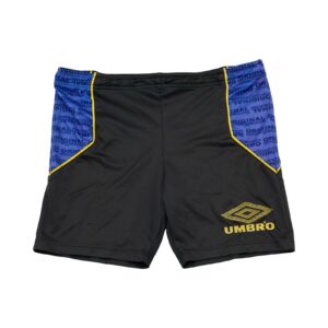 Pánské černé vintage kraťasy značky Umbro s nášivkou loga.. Umbro Black Vintage Shorts Pánské černé vintage kraťasy značky Umbro s nášivkou loga.. Umbro Black Vintage Shorts